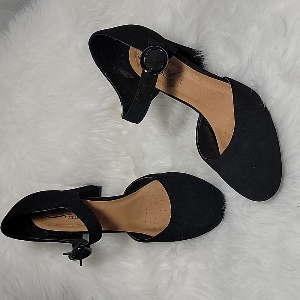CITY CLASSIFIED WOMEN'S KARLI Size 9